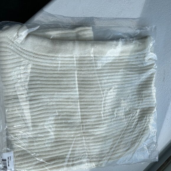 Amicale Women's Cashmere Snood - Picture 8 of 8